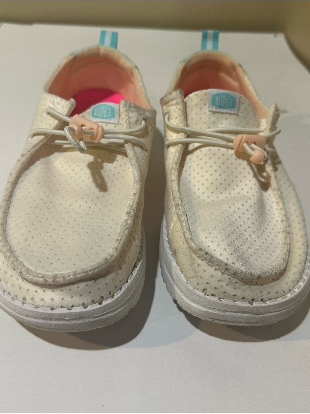 Hey Dude Women’s cream Sneakers with Coral Pink Insoles - Picture 4 of 7
